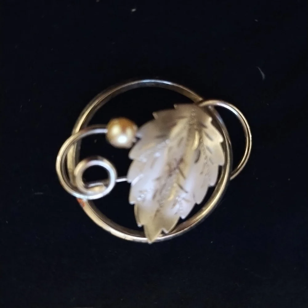 Vintage pin duo